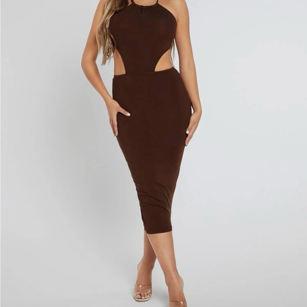 Rich Brown Bodycon Midi Dress with Halter Neckline and Sleeveless Design